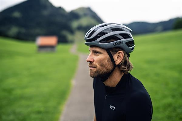 Abus Airbreaker Race Grey | top grå cykelhjelm til landevej